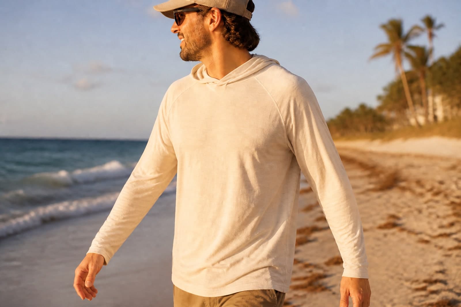 Relaxed fit sun hoodie on the beach